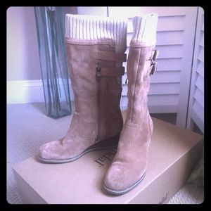 Gorgeous Suede wedge Boots