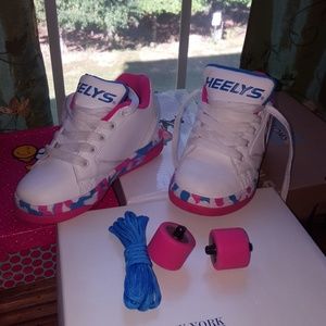 Never Rolled Heelys GREAT CONDITION!