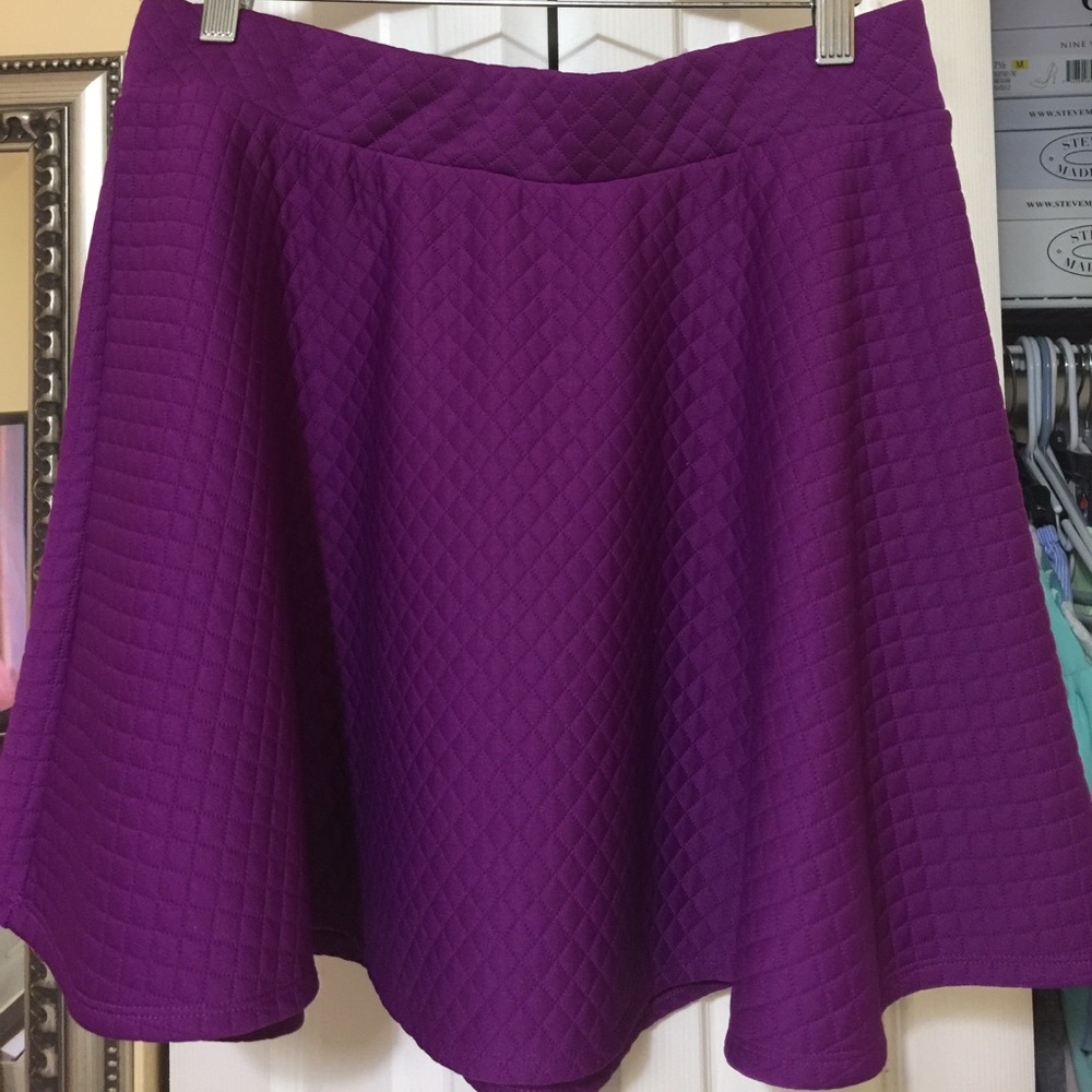 Skirt - Picture 2 of 2