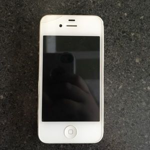 Iphone 4 (Icloud unlocked and ready to use)