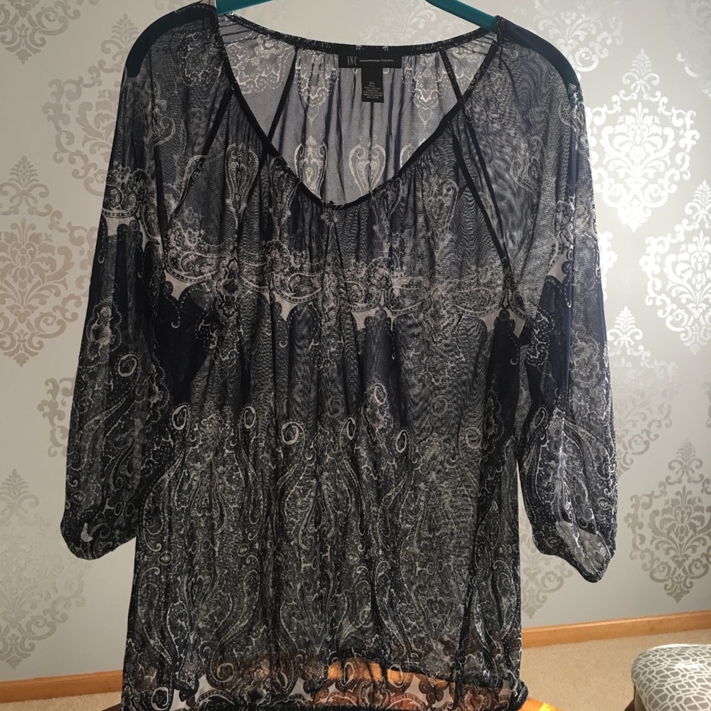 INC top size XL