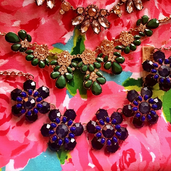 Blue Purple Flower Stone Chunky Statement Necklace - Picture 2 of 6