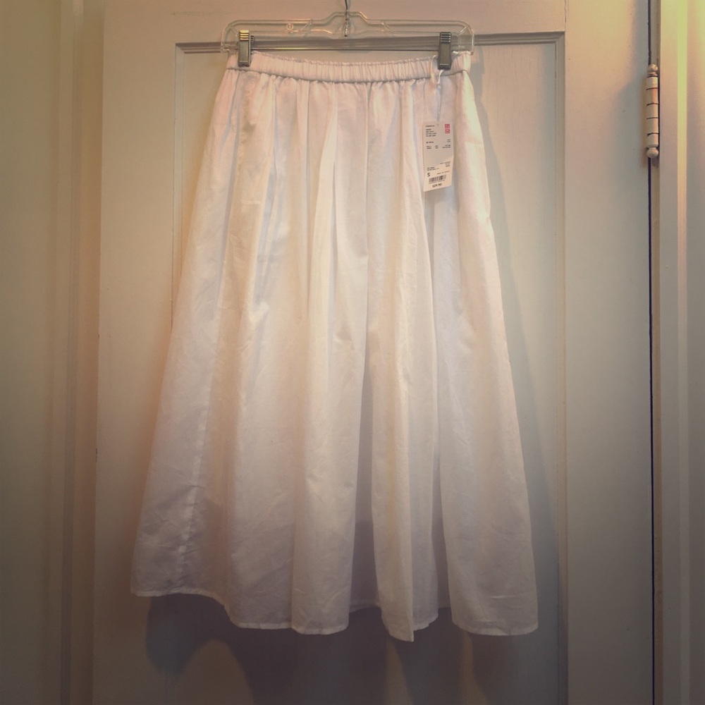 NWT Uniqlo pull-on midi skirt