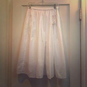 NWT Uniqlo pull-on midi skirt