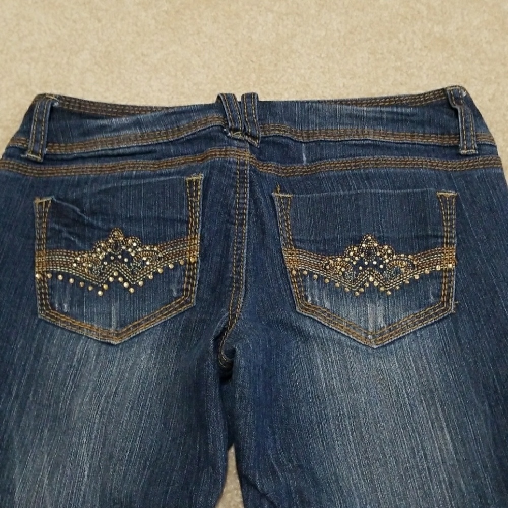Factory Distressed Stretch Capri Jeans