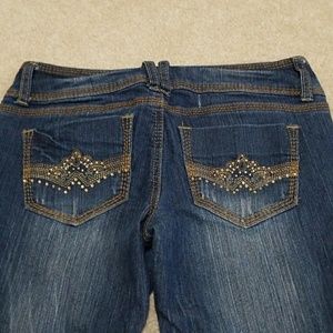 Factory Distressed Stretch Capri Jeans