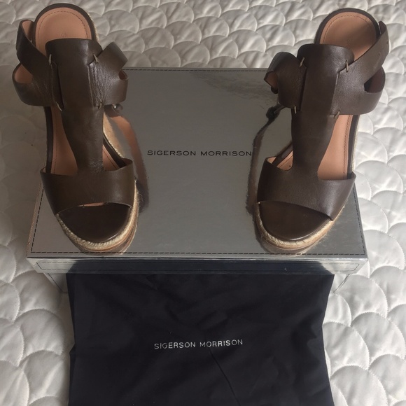 Sigerson Morrison Valina Leather Sandal in Olive - Picture 1 of 5