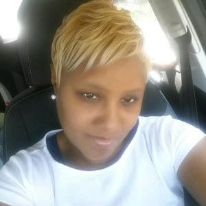 Meet your Posher, Leah