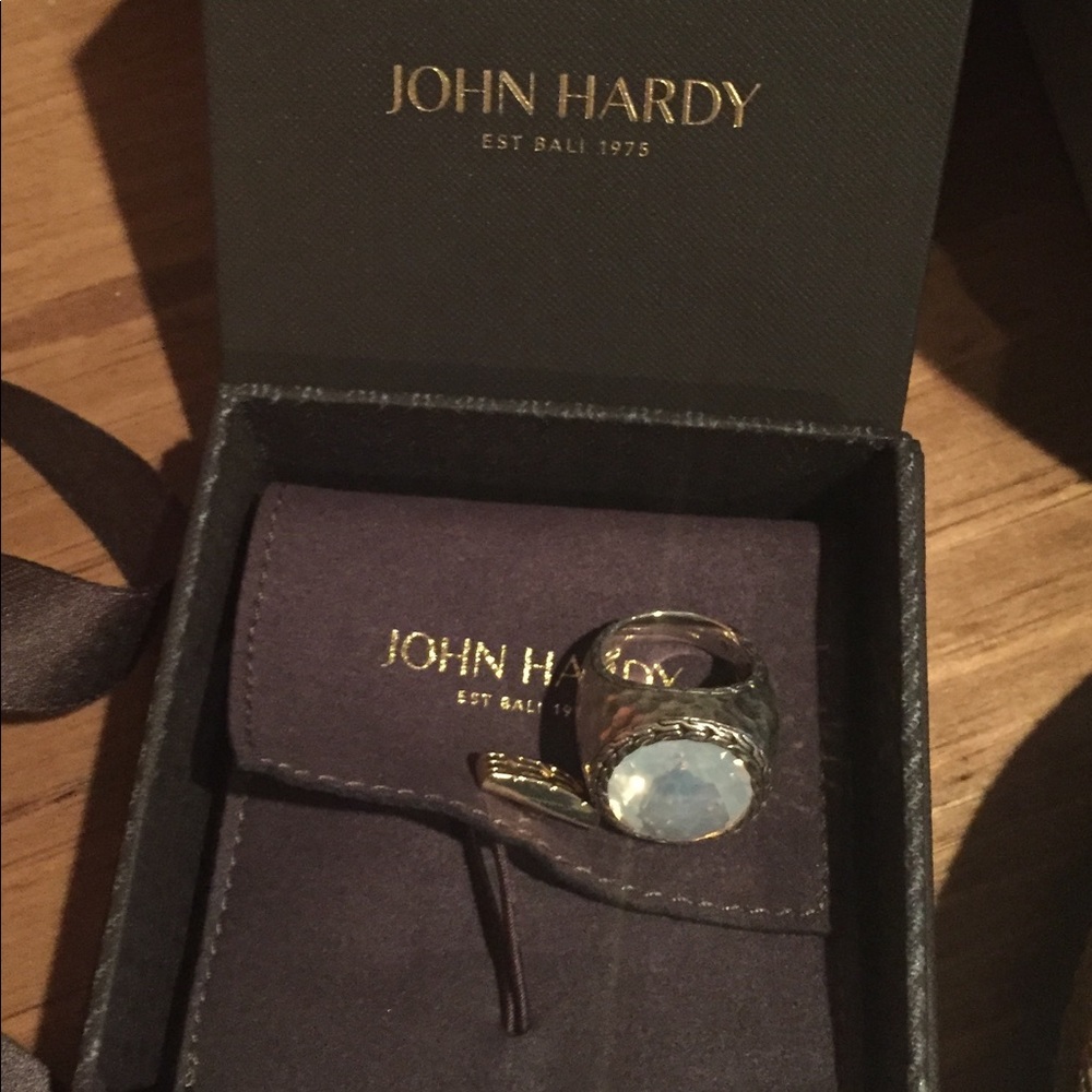 John Hardy Moon ring size 7