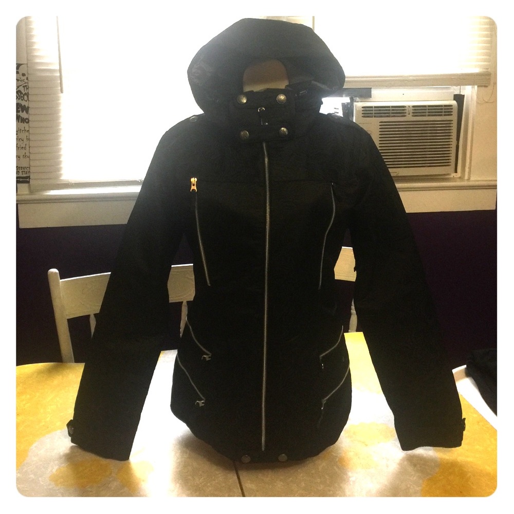 Burton women's snow coat-runs super small NWOT