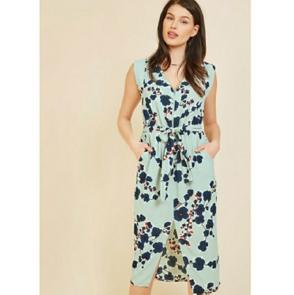 Modcloth Dresses & Skirts - Blue floral midi dress
