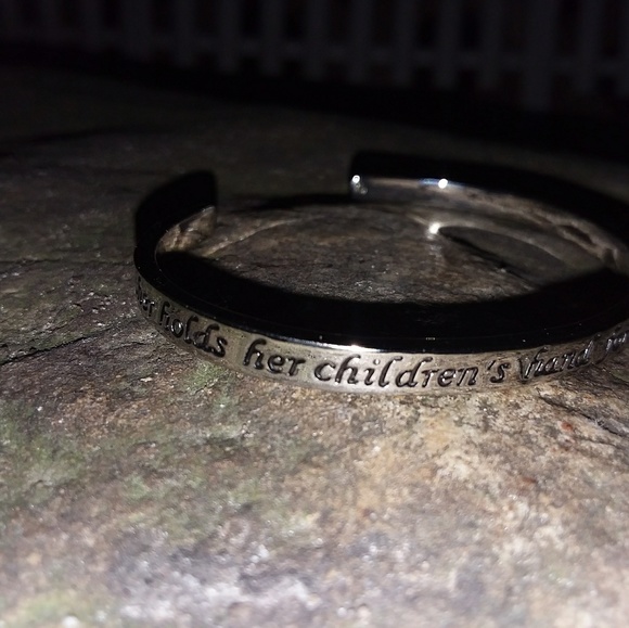 bangle bracelet - Picture 1 of 2