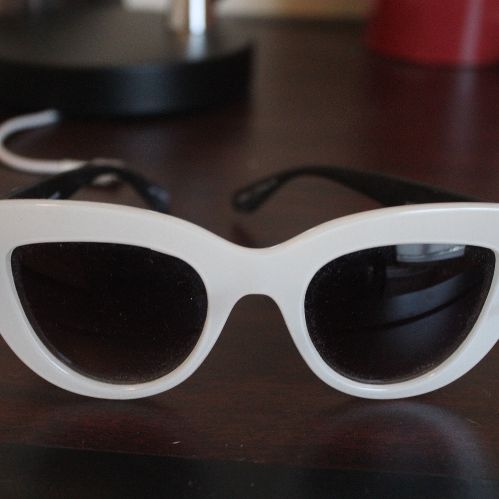 Quay Kitti Sunglasses