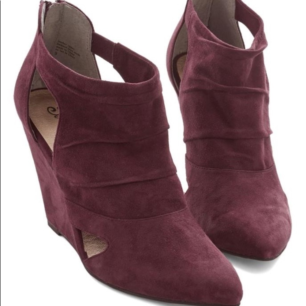 Seychelles purple wedge