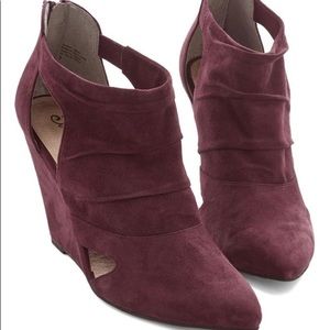 Seychelles purple wedge