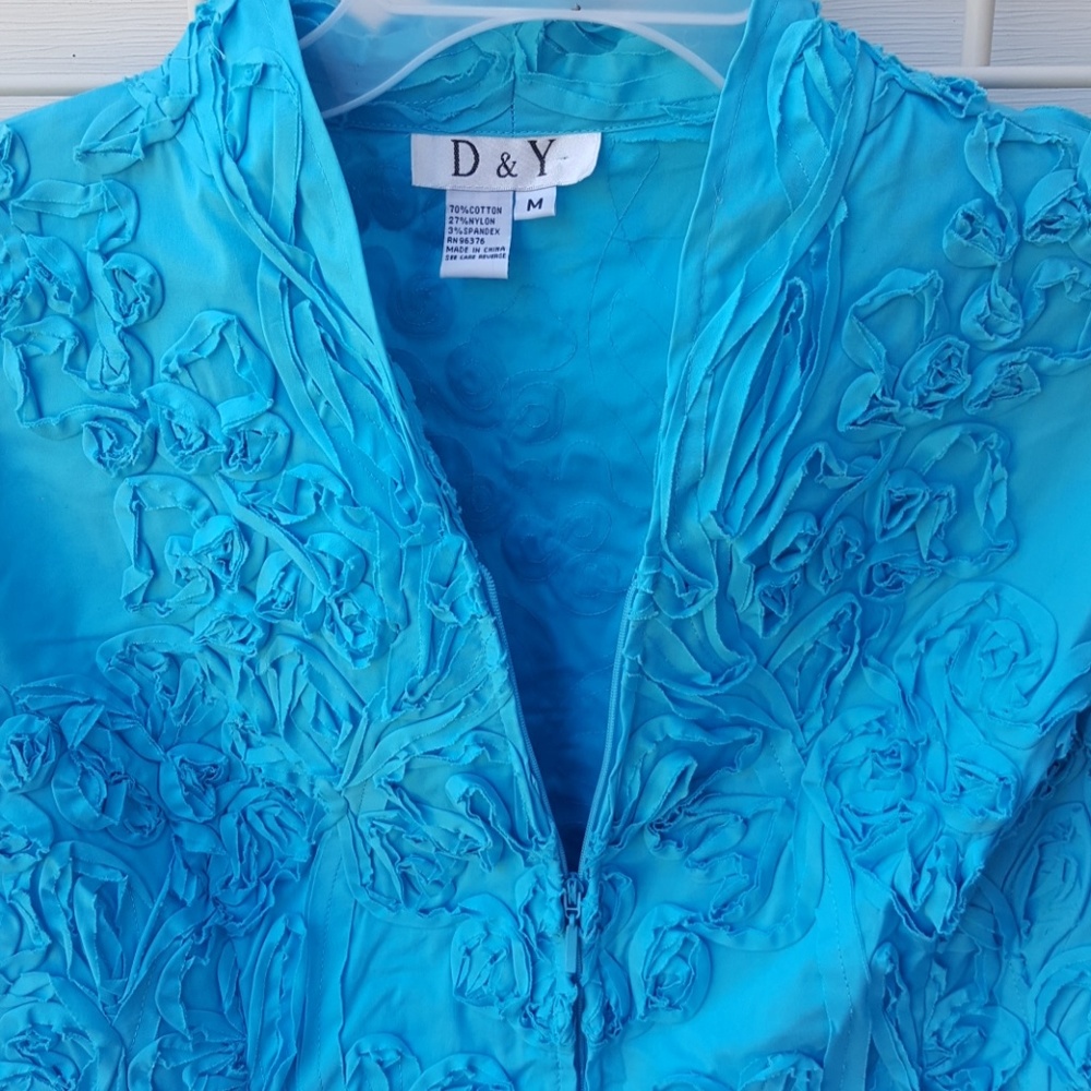 👜👜Gorgeous ladies zip up jacket size Medium