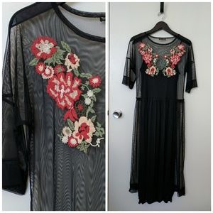 CLOSET CLOSING SALE! - Zara Floral Midi Dress