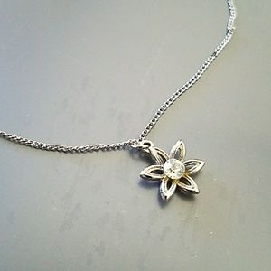 Vintage Jewelry - Vintage flower pendant Vintage Jewelry - Vintage flower pendant