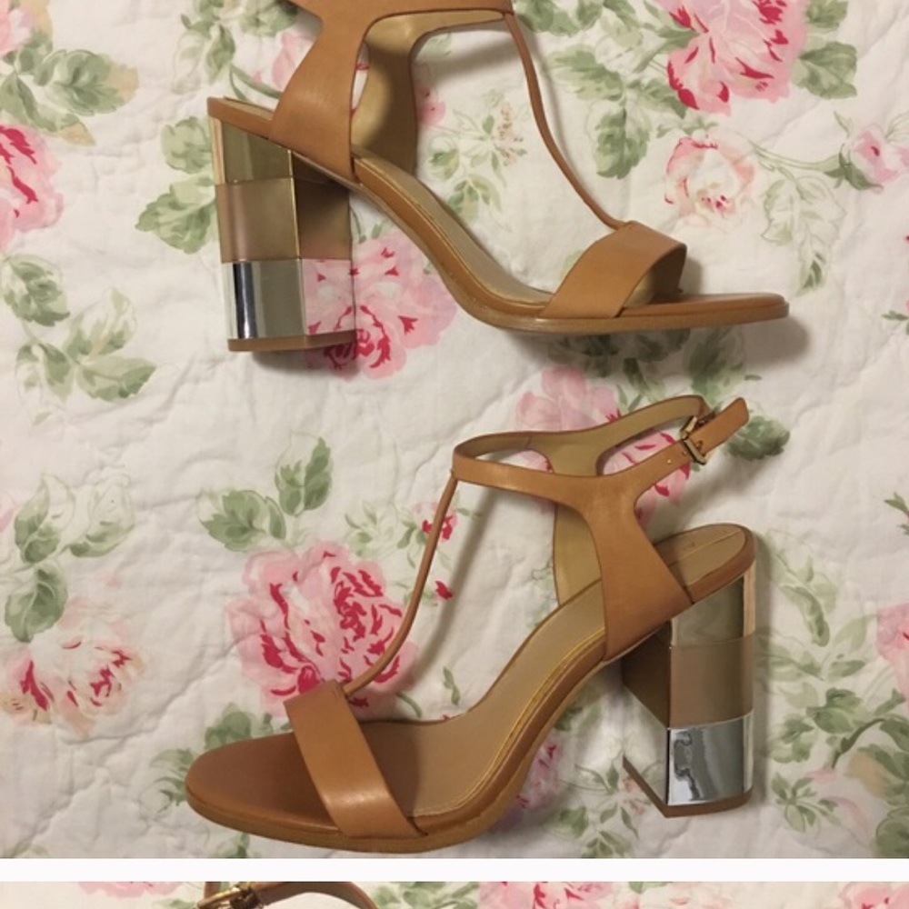 ISO ALDO CHUNKY HEELS 7.5