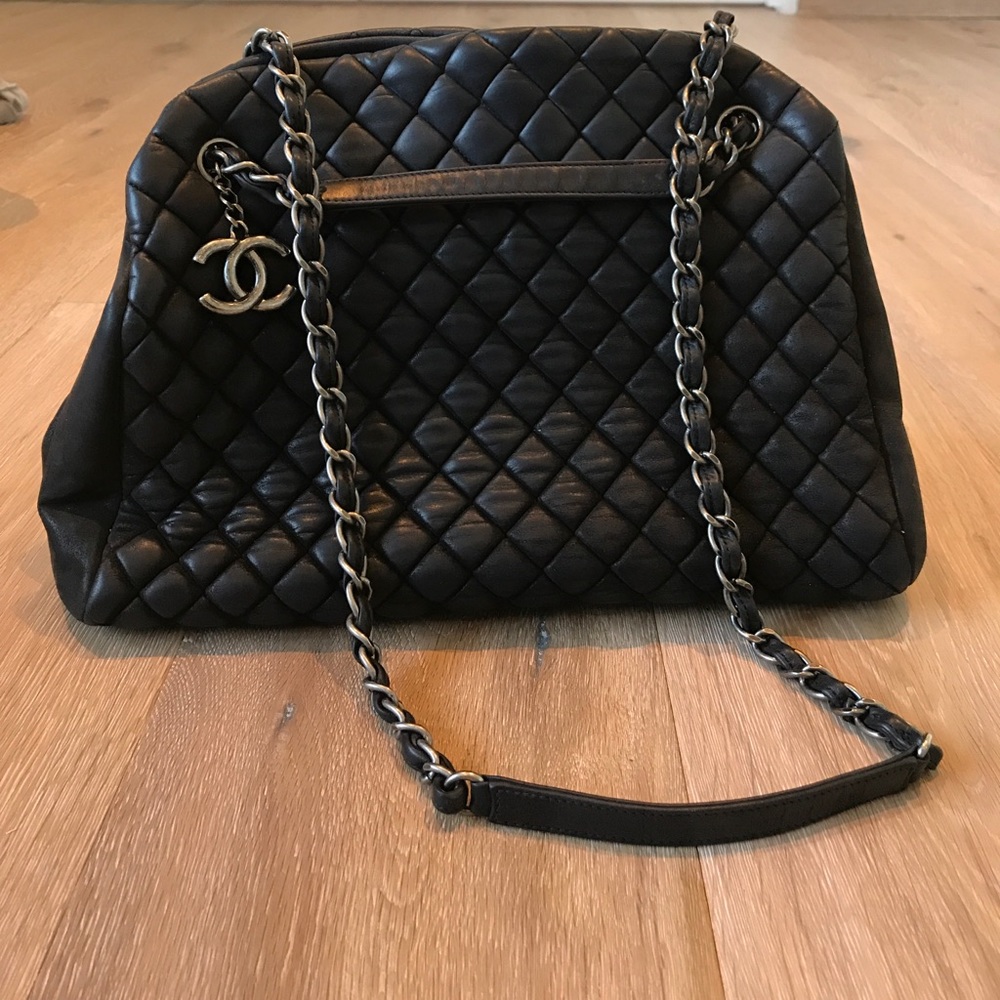 CHANEL 100% AUTHENTIC Soft Leather Tote Adjustable