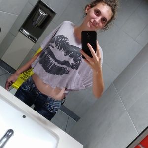 Meet your Posher, Lacey