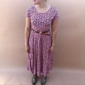 SALE! Flowy floral dress perfect for fall!