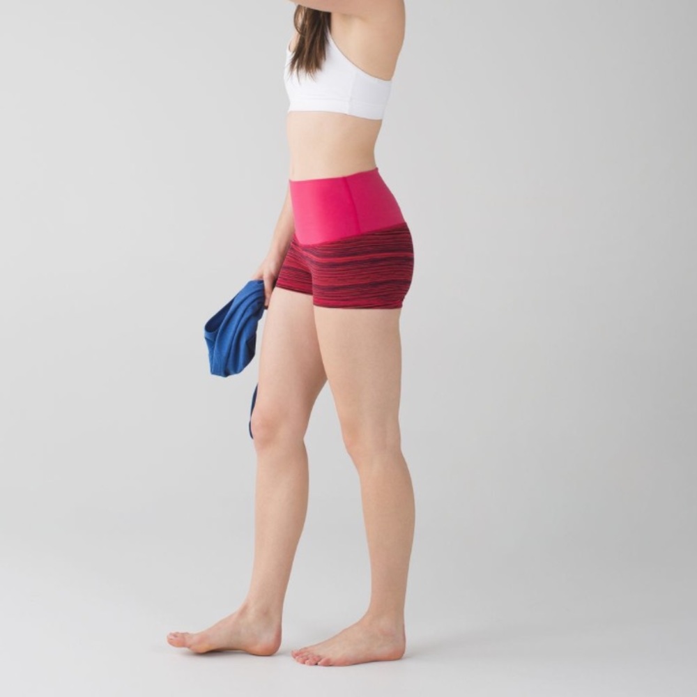Lululemon Boogie (roll-down)short Cyber Boom Juice