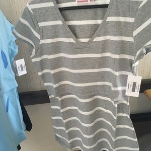 Momzelle nursing shirt brand new