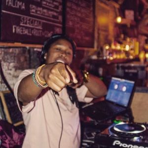 Meet your Posher, Monet