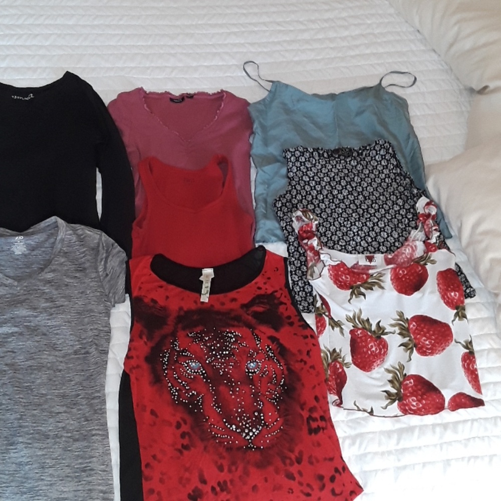 Lot of shirts 4 out of 8 brand new