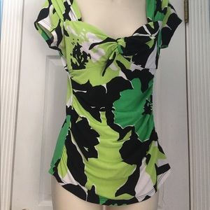 Cache Fitted Low-cut Blouse