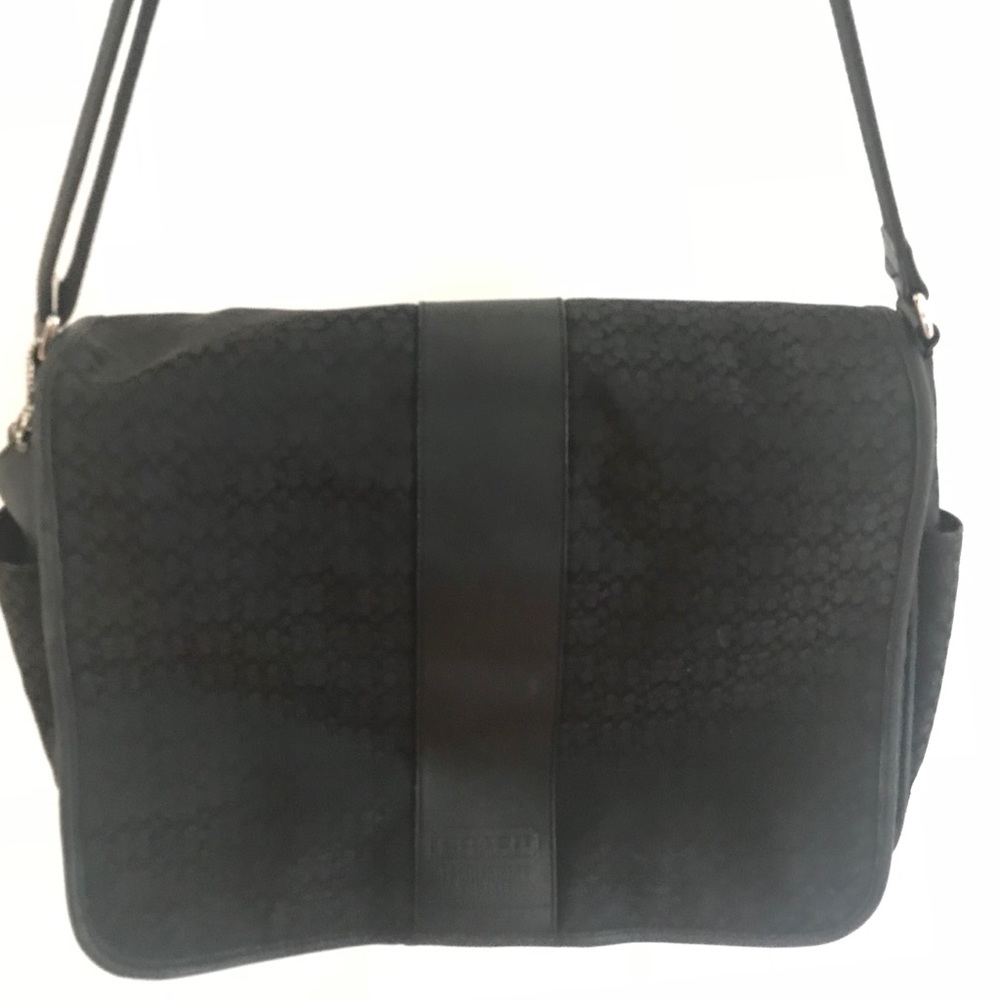 Authentic Coach Messenger/diaper/laptop bag