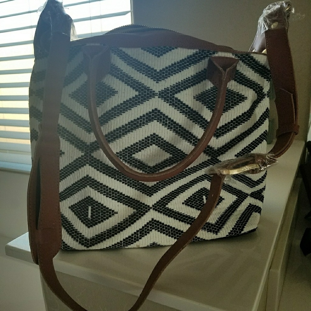 Carryall - image 1