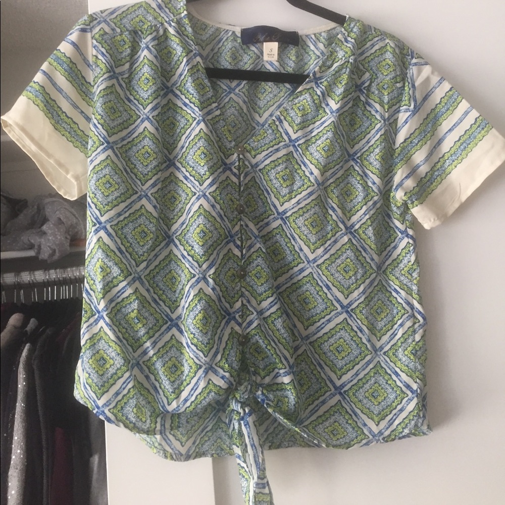 Light weight tie blouse