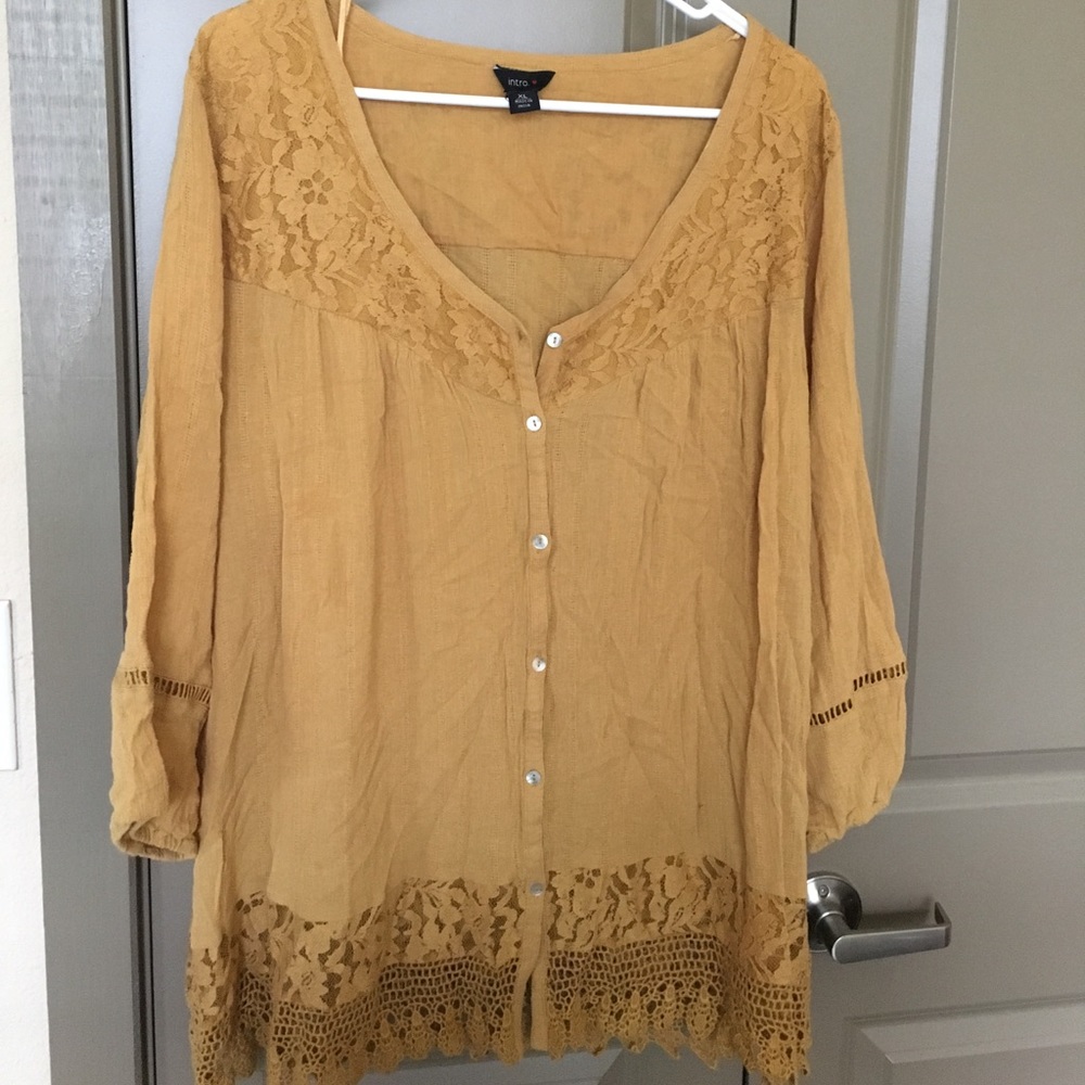 Mustard yellow top with lace