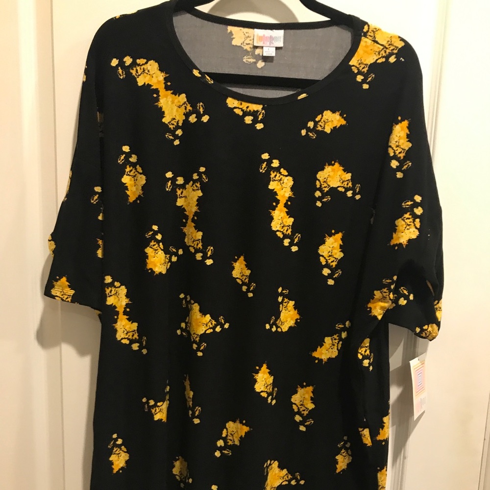 Lularoe BNWT blk/ gold Irma