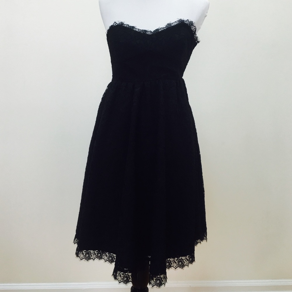 Beautiful black lace sweetheart strapless dress