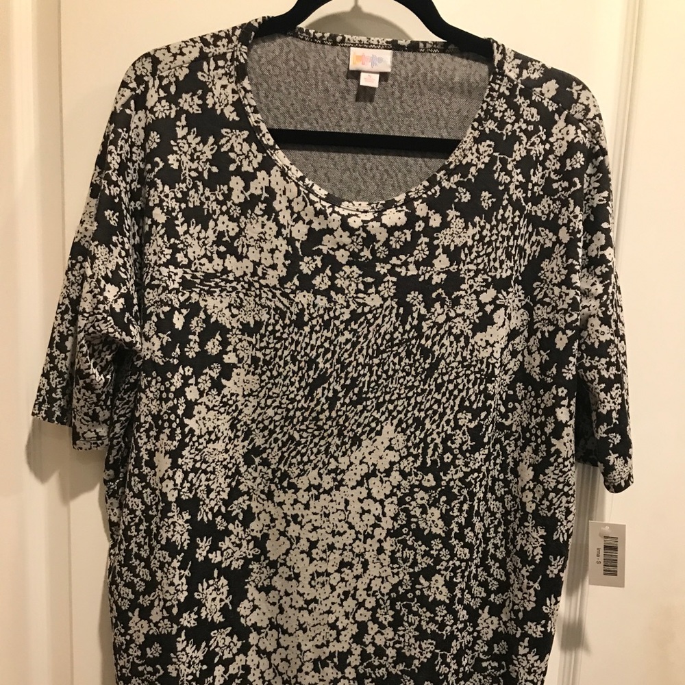 Lularoe BNWT blk/white floral Irma