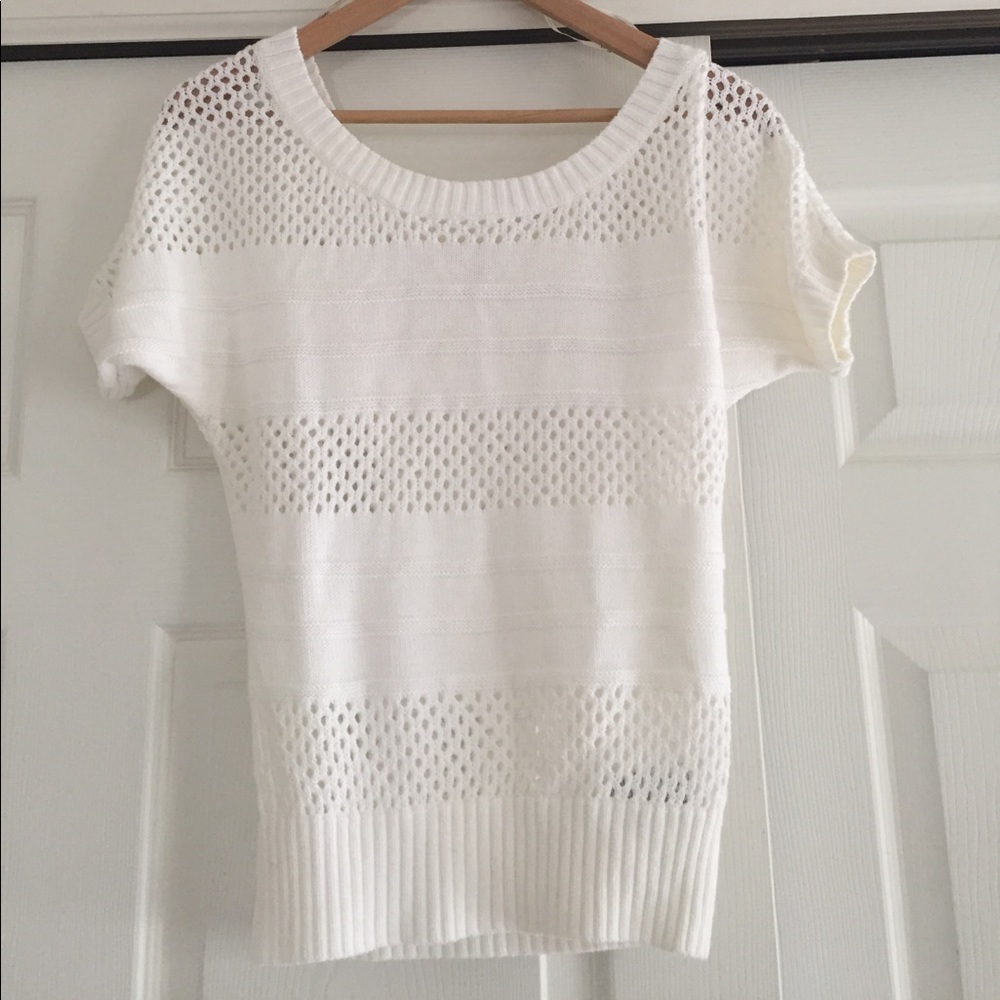EUC Guess Short Sleeve Sweater XS