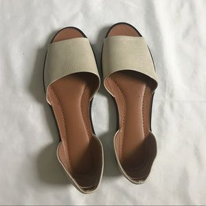 📦 MOVING SALE! 📦 FauxLeather Cream Slip-On Flats