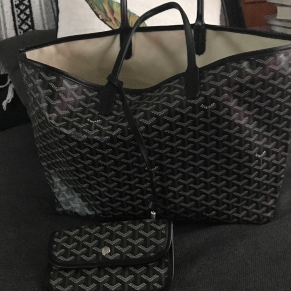 Black faux yard tote