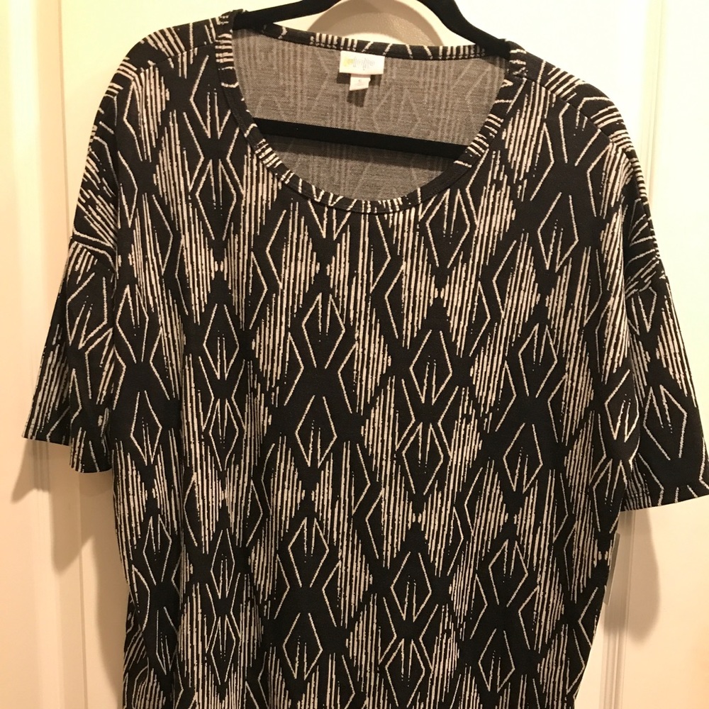 Lularoe BNWT blk/white Irma