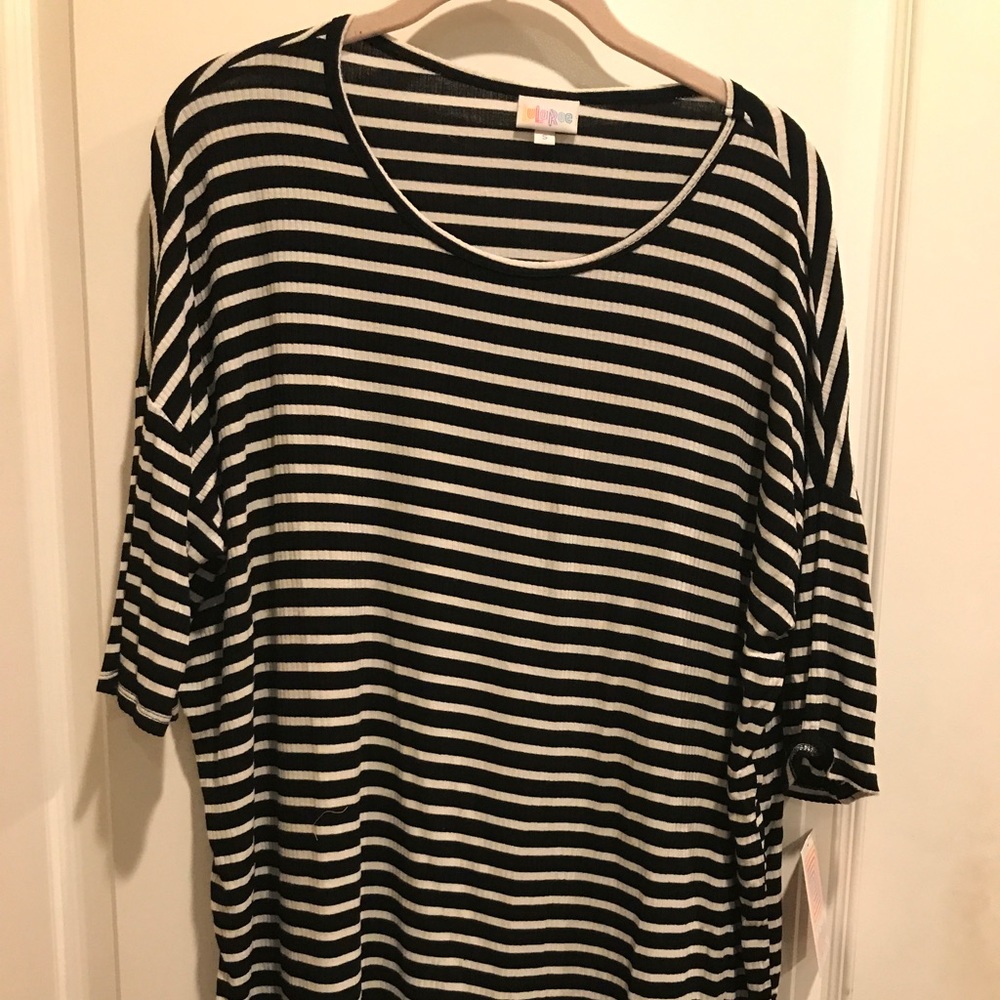 Lularoe BNWT blk/White Irma