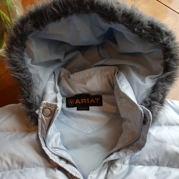 Ariat Jackets & Blazers - Ariat down filled vest with detachable hood