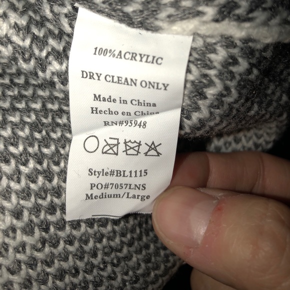 Price is Firm!!❤️ Hearts Knit Sweater❤️ - Picture 2 of 2