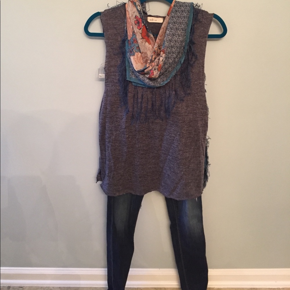 Grey cutout tank
