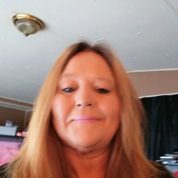 Meet your Posher, Melissa - Picture 1 of 1