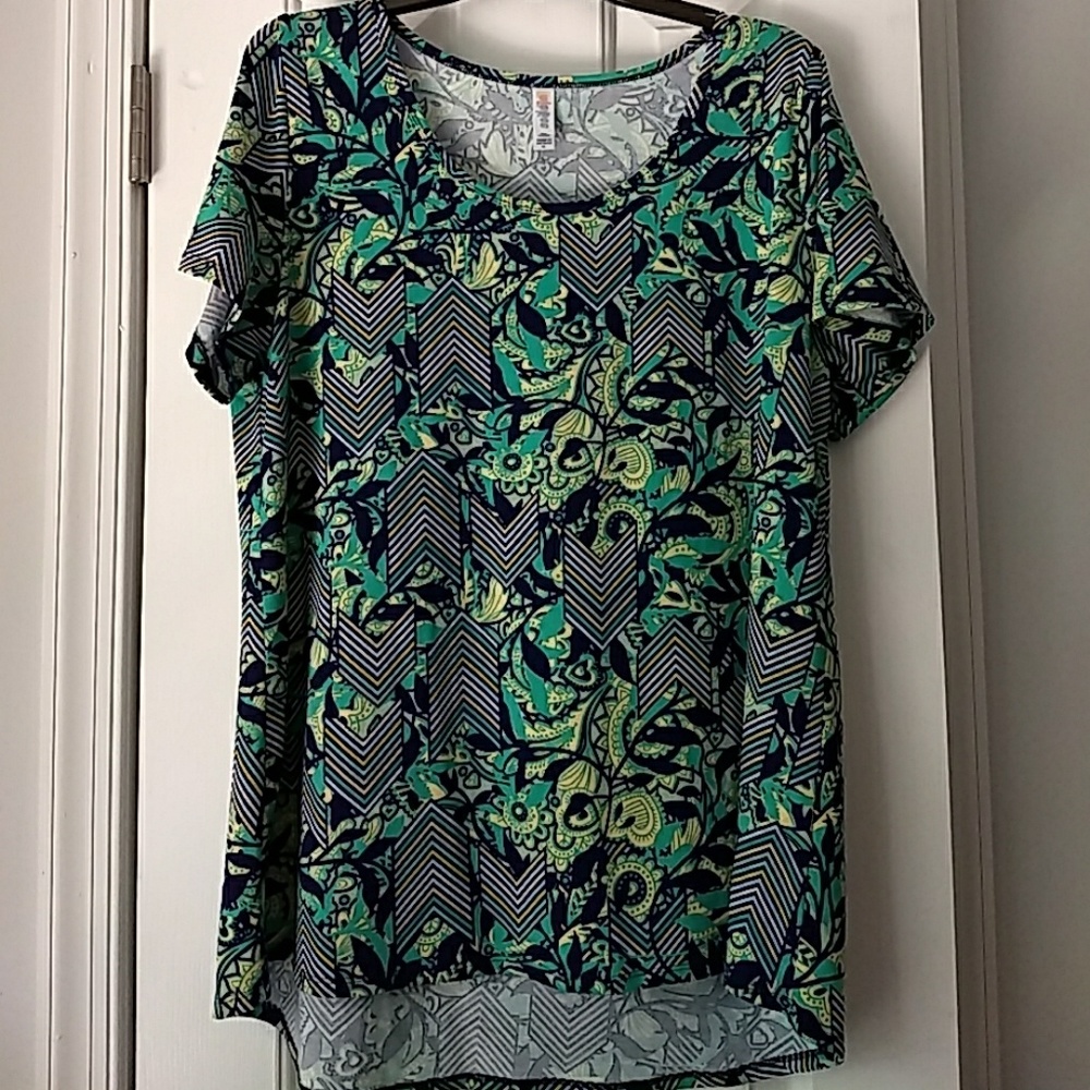 Beautiful lularoe classic t!