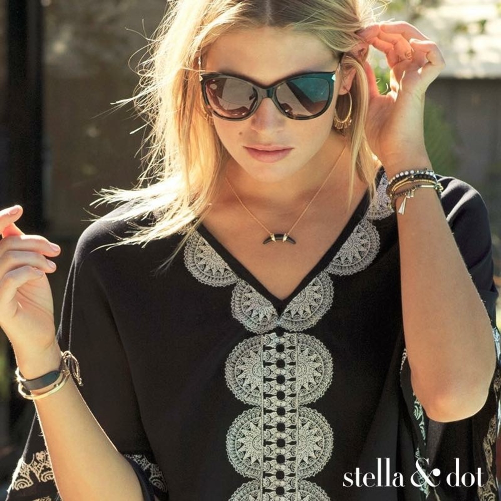 Stella & Dot Arc Pendant