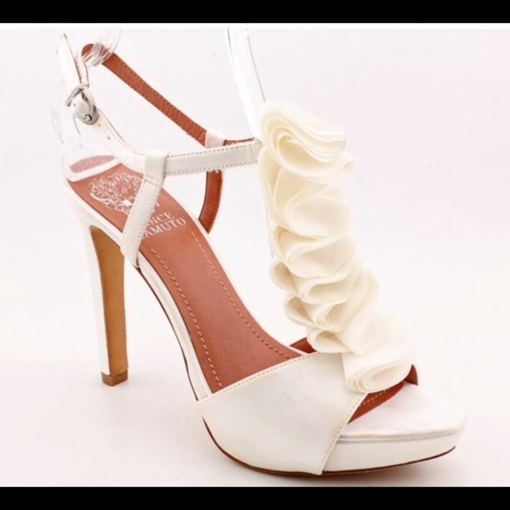 Vince Camuto Ivory Ruffle Stiletto Bridal/Wedding